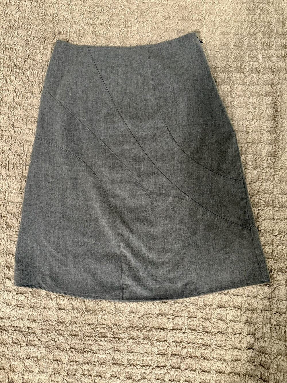 Mossimo Women's Gray A-Line Skirt - Size 2 - Great Condition